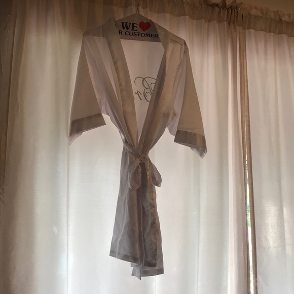 David’s Bridal White Satin Bride 👰🏼 Rope - Picture 4 of 5